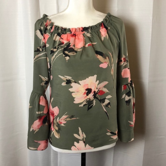 White House Black Market Tops - White House Black Market Floral Top